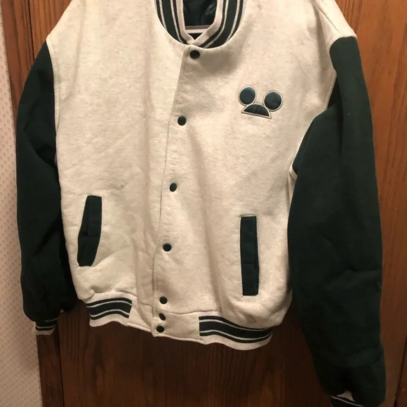 🎠 Vintage Disney Green & Grey Varsity Jacket- 147A $50 or $45 w/offer - Picture 3 of 8
